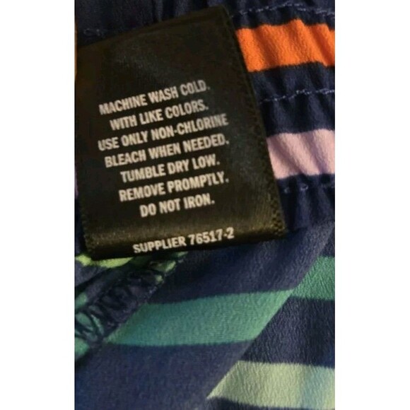 City Streets Shorts Womens Medium M Lightweight Pull On Rainbow Colors Stripes - Picture 5 of 7